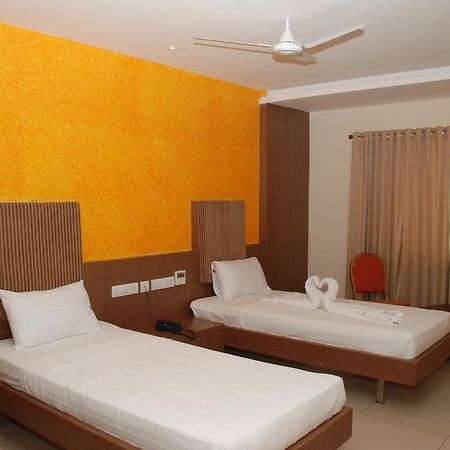 Hotel Pla Amrith Inn Tiruchirappalli Exterior foto