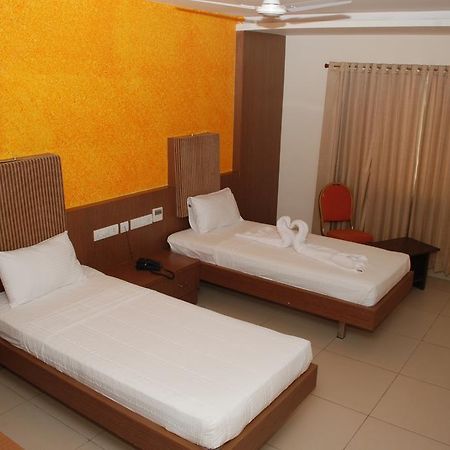 Hotel Pla Amrith Inn Tiruchirappalli Quarto foto