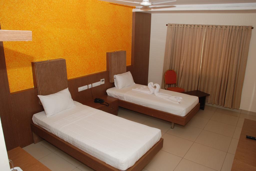 Hotel Pla Amrith Inn Tiruchirappalli Quarto foto